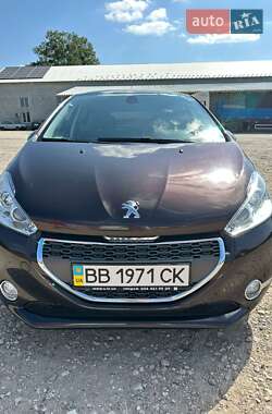 Хэтчбек Peugeot 208 2013 в Киеве