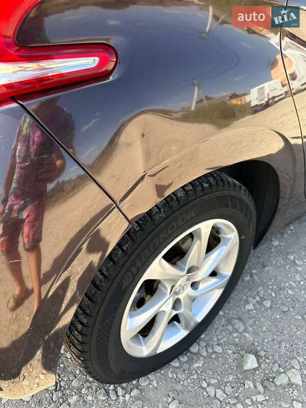 Хетчбек Peugeot 208 2013 в Києві