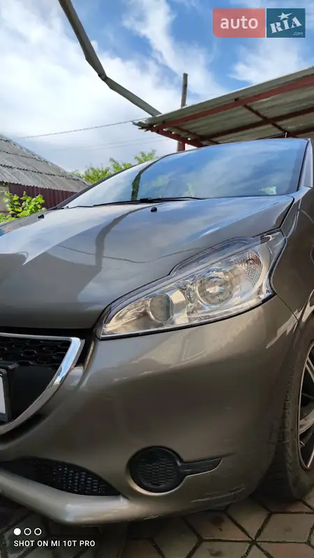 Peugeot 208