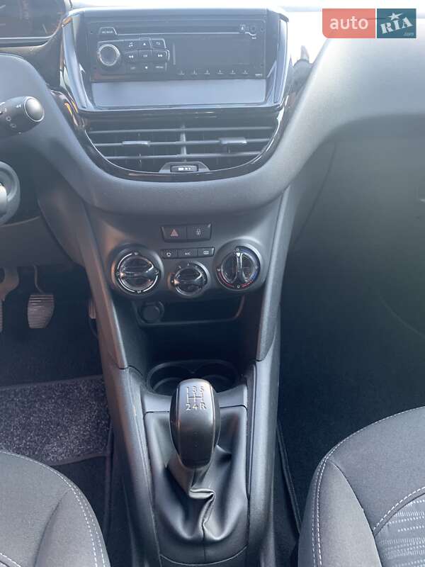 Хэтчбек Peugeot 208 2017 в Виннице
