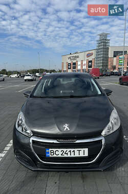 Хэтчбек Peugeot 208 2015 в Львове