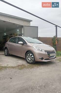 Хэтчбек Peugeot 208 2014 в Запорожье