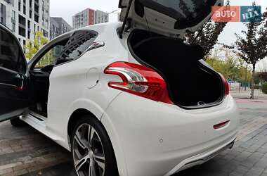 Хетчбек Peugeot 208 2013 в 