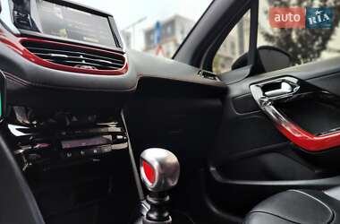 Хетчбек Peugeot 208 2013 в 
