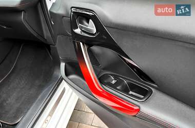 Хетчбек Peugeot 208 2013 в 