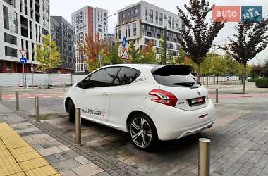 Хетчбек Peugeot 208 2013 в 