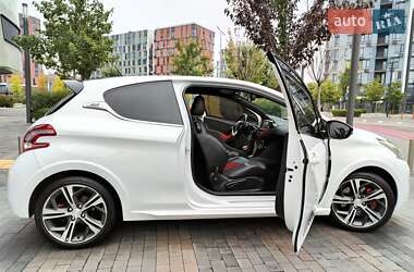 Хетчбек Peugeot 208 2013 в 