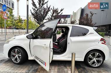 Хетчбек Peugeot 208 2013 в 