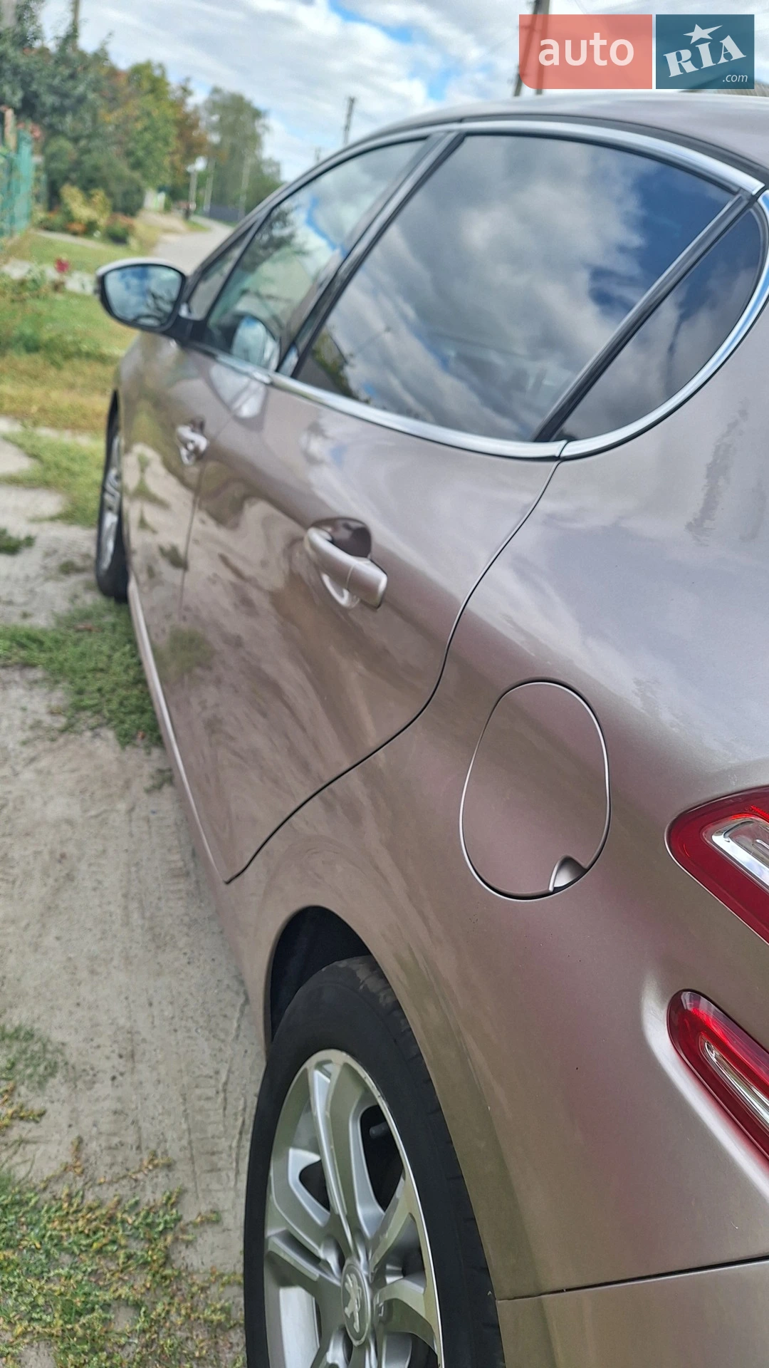 2013 Peugeot 208 - мініатюра 10
