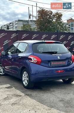 Хэтчбек Peugeot 208 2013 в 