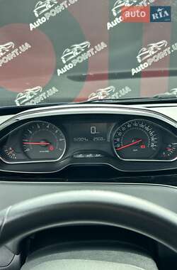 Хэтчбек Peugeot 208 2013 в 