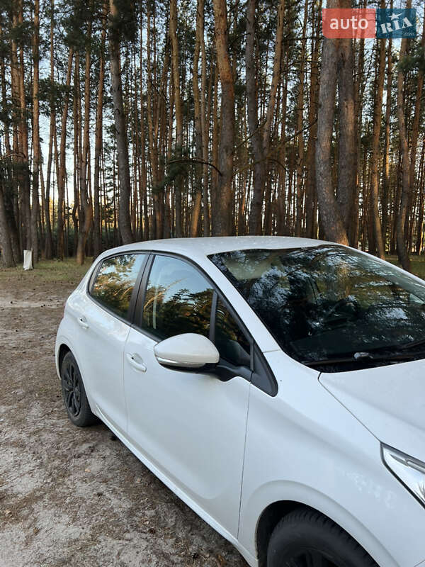 Хэтчбек Peugeot 208 2013 в Харькове