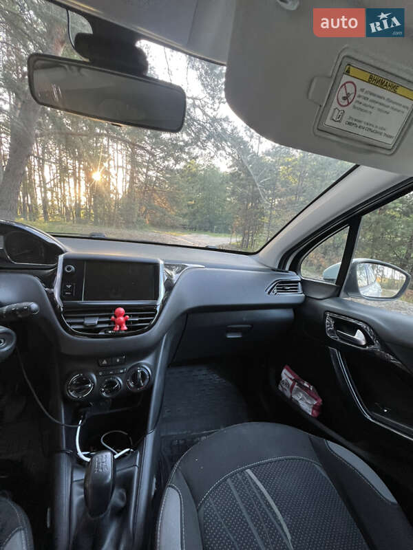 Хэтчбек Peugeot 208 2013 в Харькове