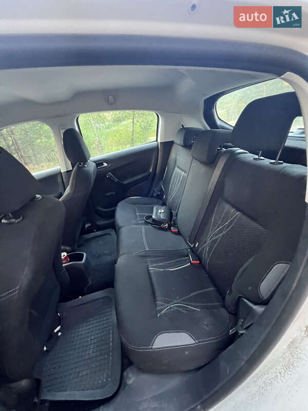 Хэтчбек Peugeot 208 2013 в Харькове