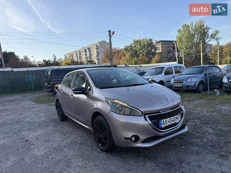 Peugeot 208 2014