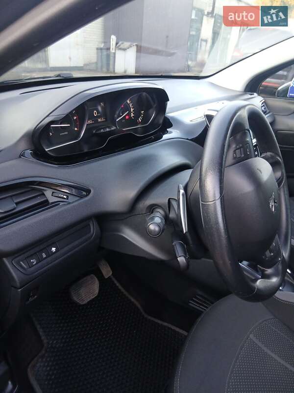 Хэтчбек Peugeot 208 2013 в Калуше