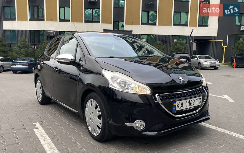 Хэтчбек Peugeot 208 2015 в Киеве фото 5 Хэтчбек Peugeot 208 2015 в Киеве