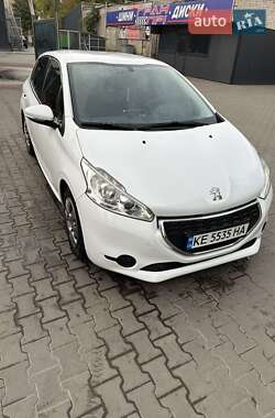 Хэтчбек Peugeot 208 2013 в Кривом Роге