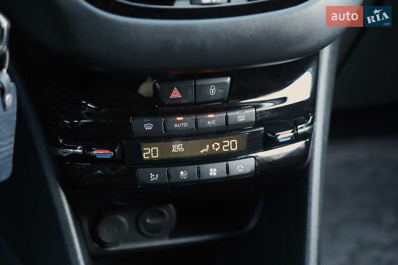 Хетчбек Peugeot 208 2019 в Києві