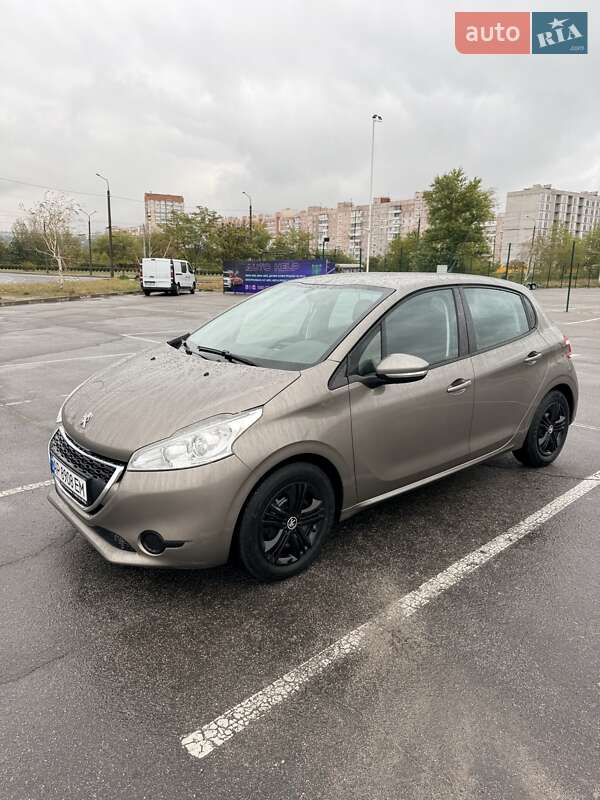 Peugeot 208 2013