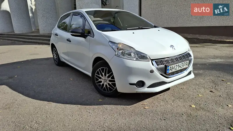 Peugeot 208