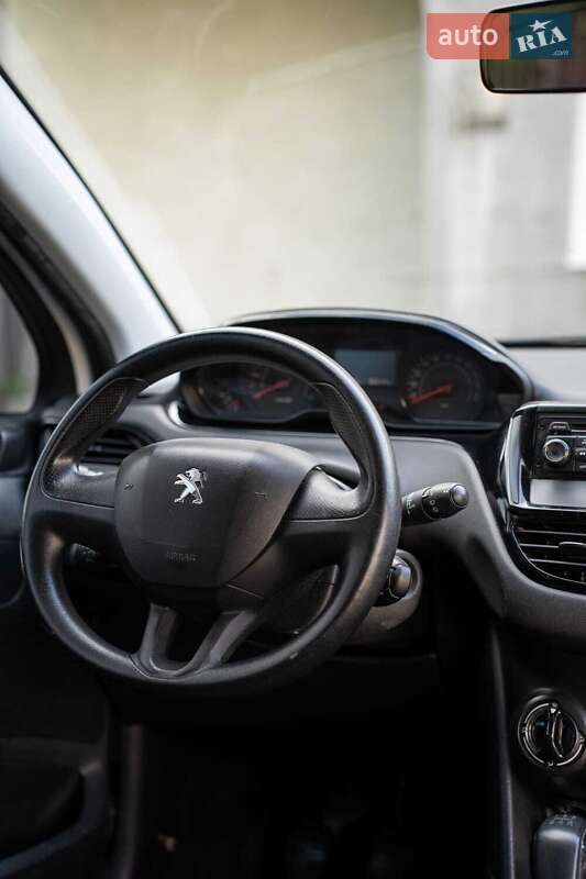 Хэтчбек Peugeot 208 2013 в Бориславе