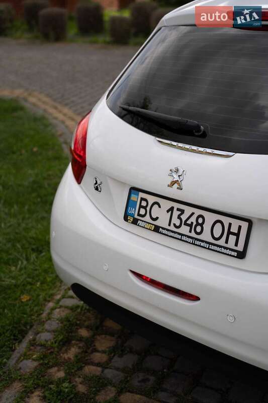 Хэтчбек Peugeot 208 2013 в Бориславе