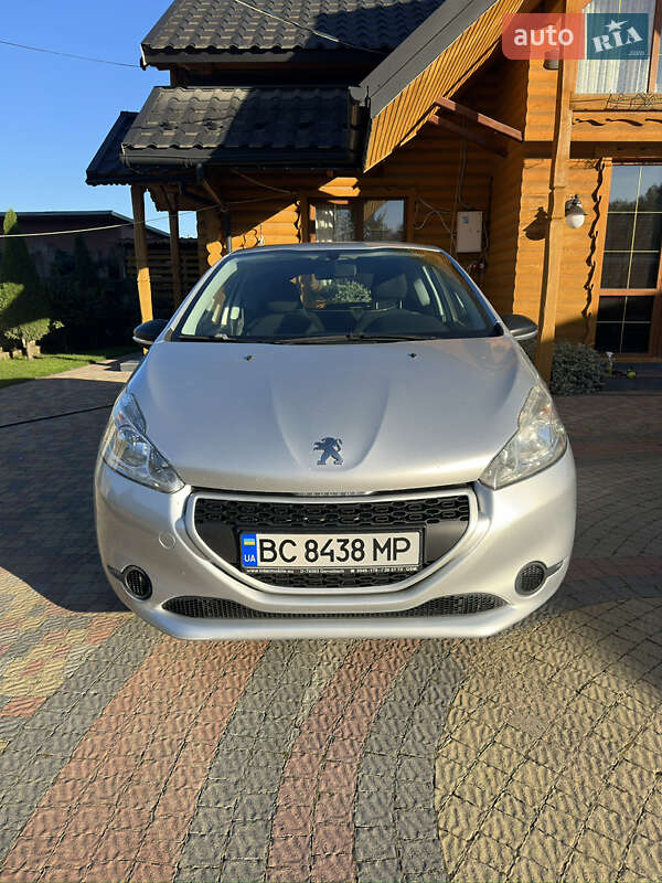 Хетчбек Peugeot 208 2013 в Львові фото 2 Хетчбек Peugeot 208 2013 в Львові