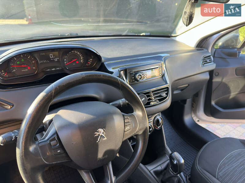 Хетчбек Peugeot 208 2013 в Львові фото 9 Хетчбек Peugeot 208 2013 в Львові