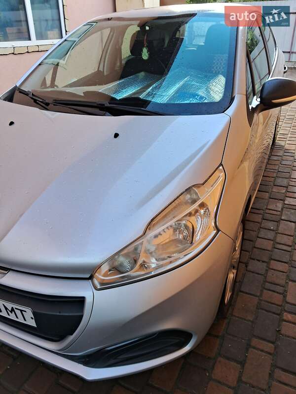 Хэтчбек Peugeot 208 2015 в Фастове