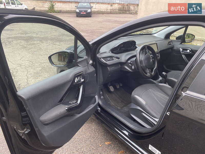 Хэтчбек Peugeot 208 2014 в Луцке фото 9 Хэтчбек Peugeot 208 2014 в Луцке