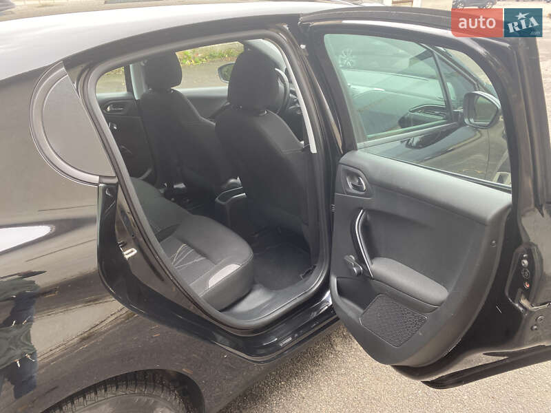 Хэтчбек Peugeot 208 2014 в Луцке фото 15 Хэтчбек Peugeot 208 2014 в Луцке