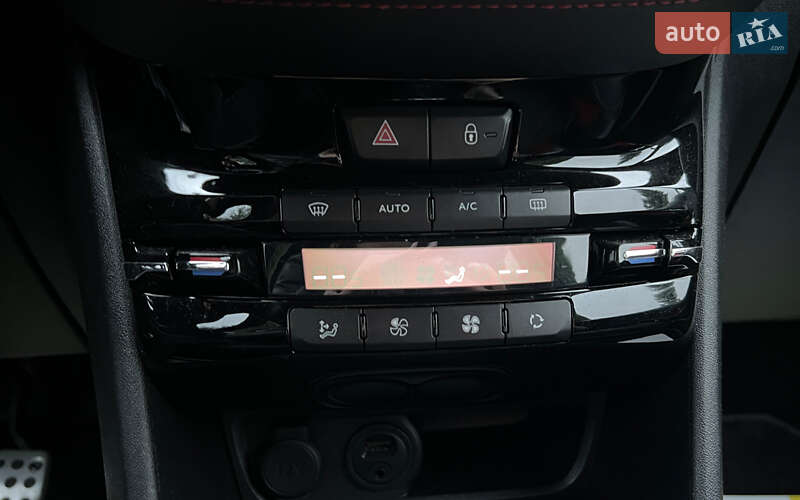 Хэтчбек Peugeot 208 2013 в Львове