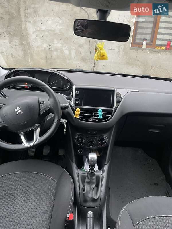Хэтчбек Peugeot 208 2018 в Ужгороде фото Хэтчбек Peugeot 208 2018 в Ужгороде