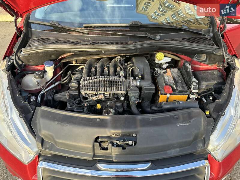 Хэтчбек Peugeot 208 2014 в Киеве