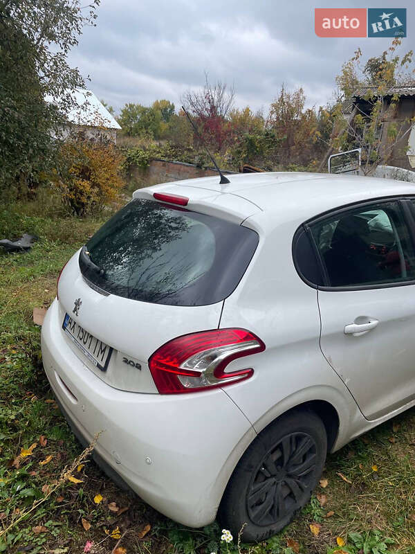 Хэтчбек Peugeot 208 2013 в Харькове
