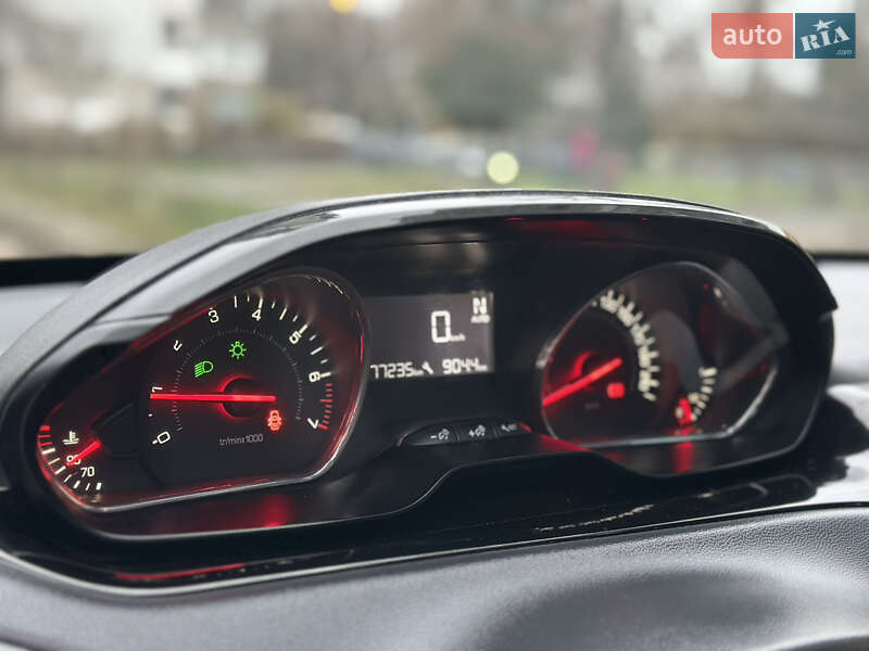 Хетчбек Peugeot 208 2013 в Львові