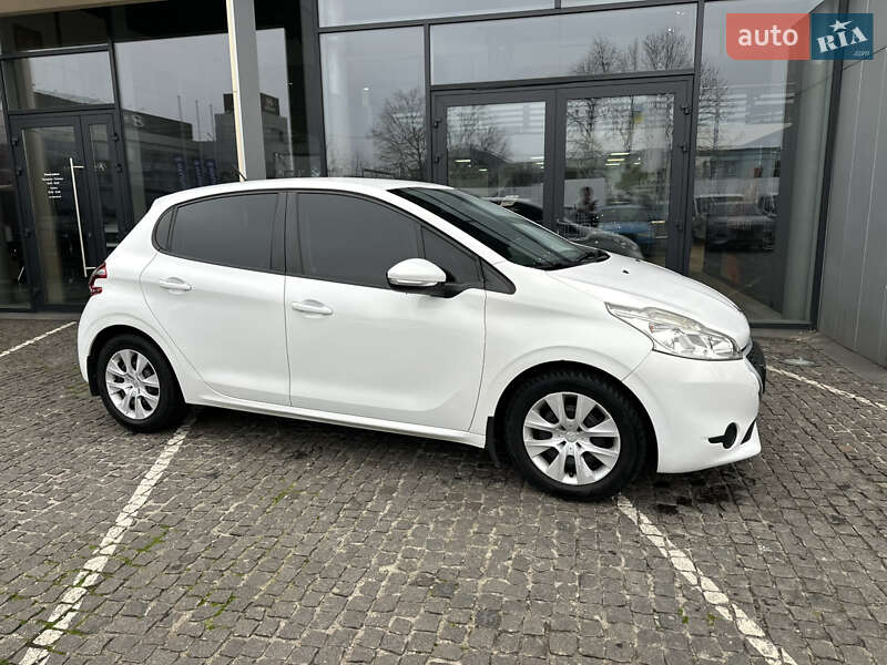 Хэтчбек Peugeot 208 2013 в Днепре