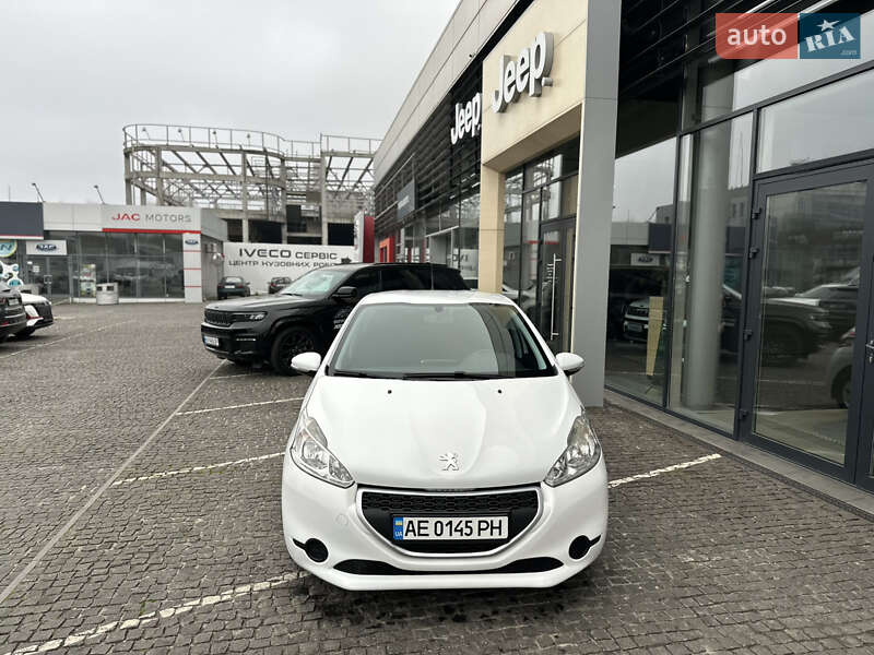 Хэтчбек Peugeot 208 2013 в Днепре