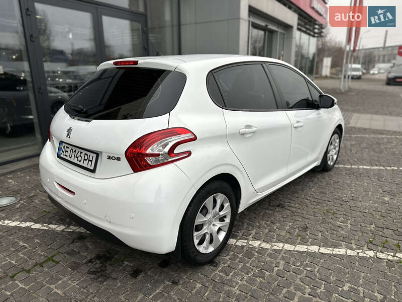 Хэтчбек Peugeot 208 2013 в Днепре