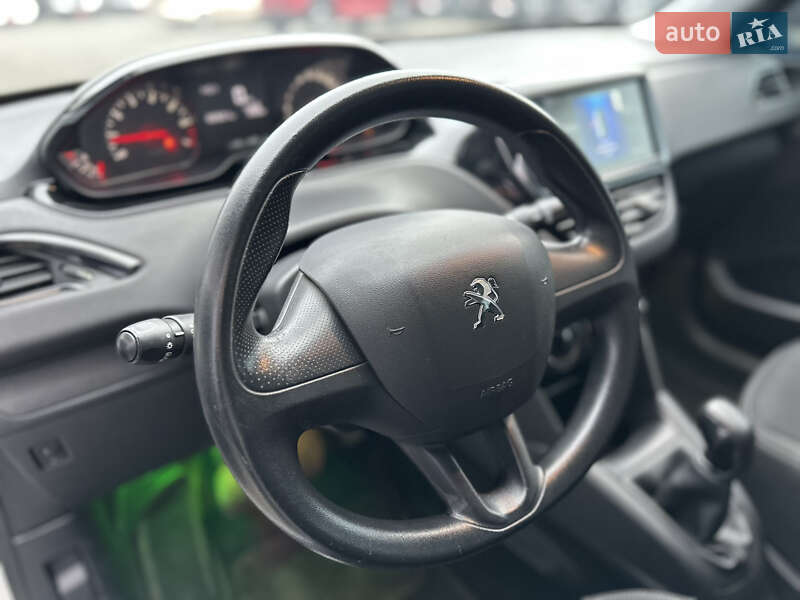 Хэтчбек Peugeot 208 2013 в Днепре