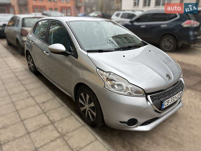 Хэтчбек Peugeot 208 2013 в Чернигове фото Хэтчбек Peugeot 208 2013 в Чернигове