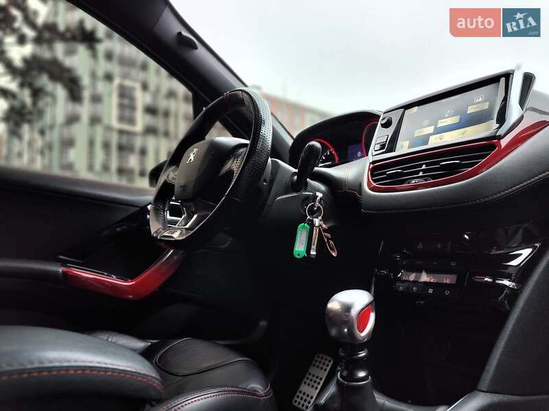 Хэтчбек Peugeot 208 2013 в Киеве фото 49 Хэтчбек Peugeot 208 2013 в Киеве