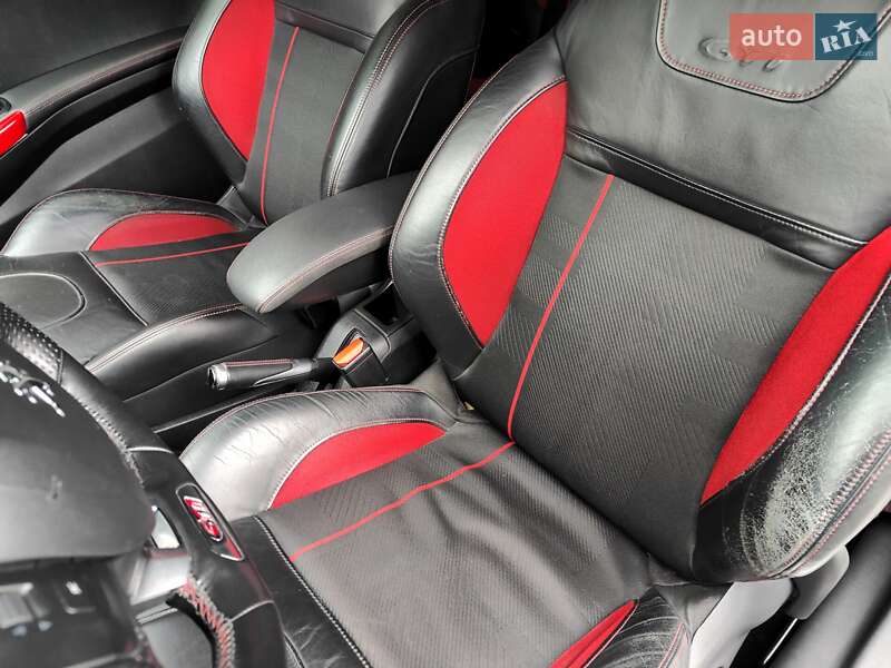 Хэтчбек Peugeot 208 2013 в Киеве фото 42 Хэтчбек Peugeot 208 2013 в Киеве