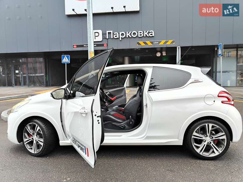 Хэтчбек Peugeot 208 2013 в Киеве фото 11 Хэтчбек Peugeot 208 2013 в Киеве