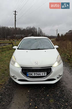 Хетчбек Peugeot 208 2013 в Костопілі