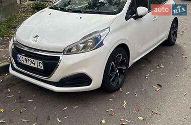 Хэтчбек Peugeot 208 2016 в Киеве