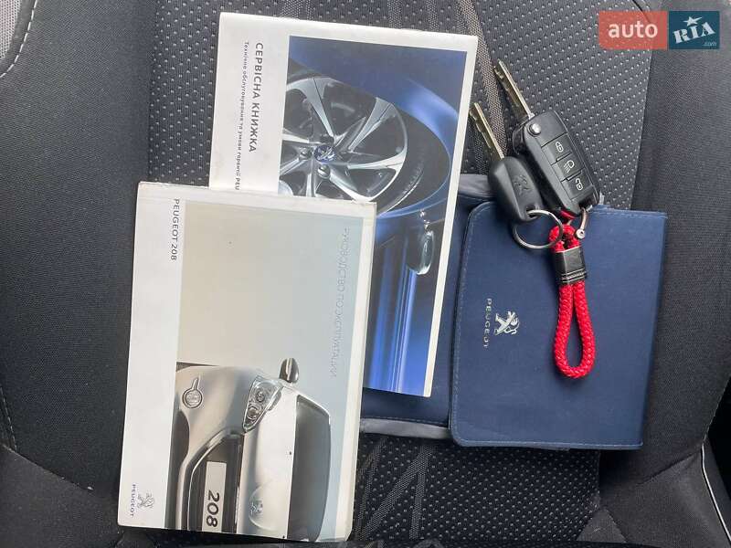 Хетчбек Peugeot 208 2014 в Києві