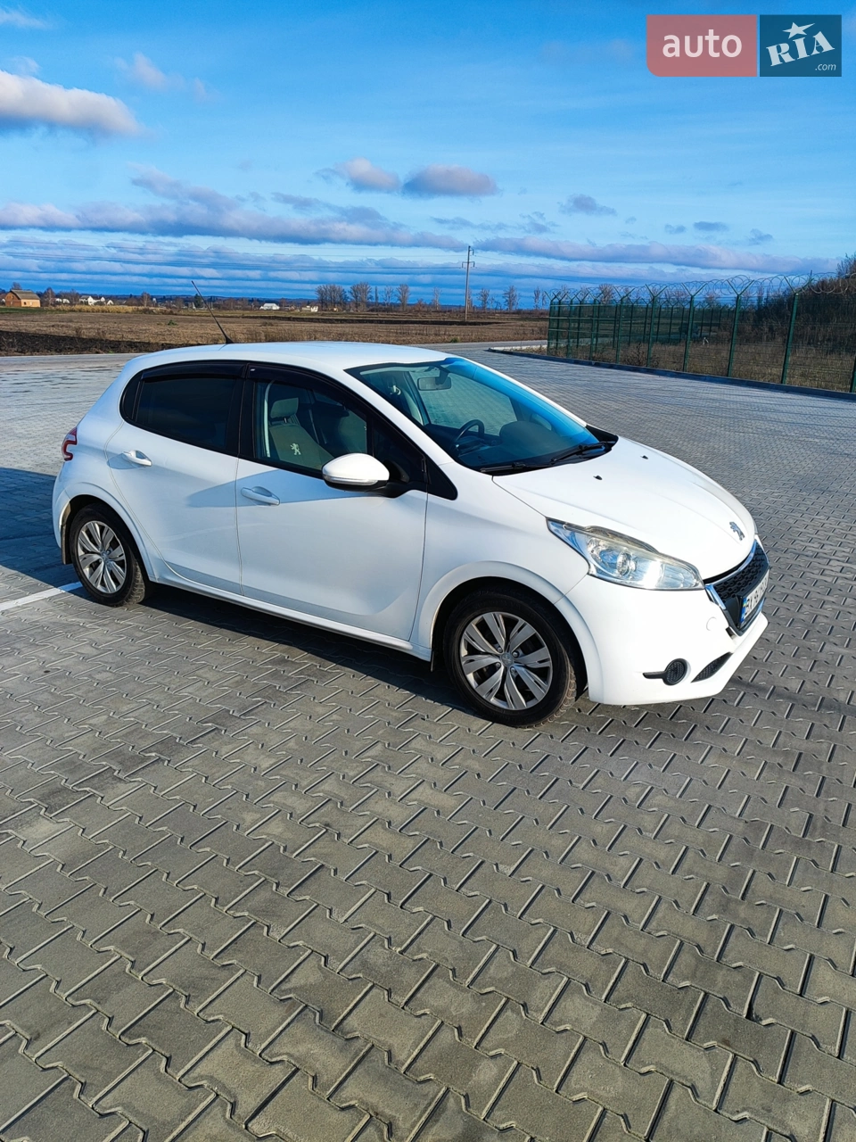 2014 Peugeot 208 - мініатюра 17