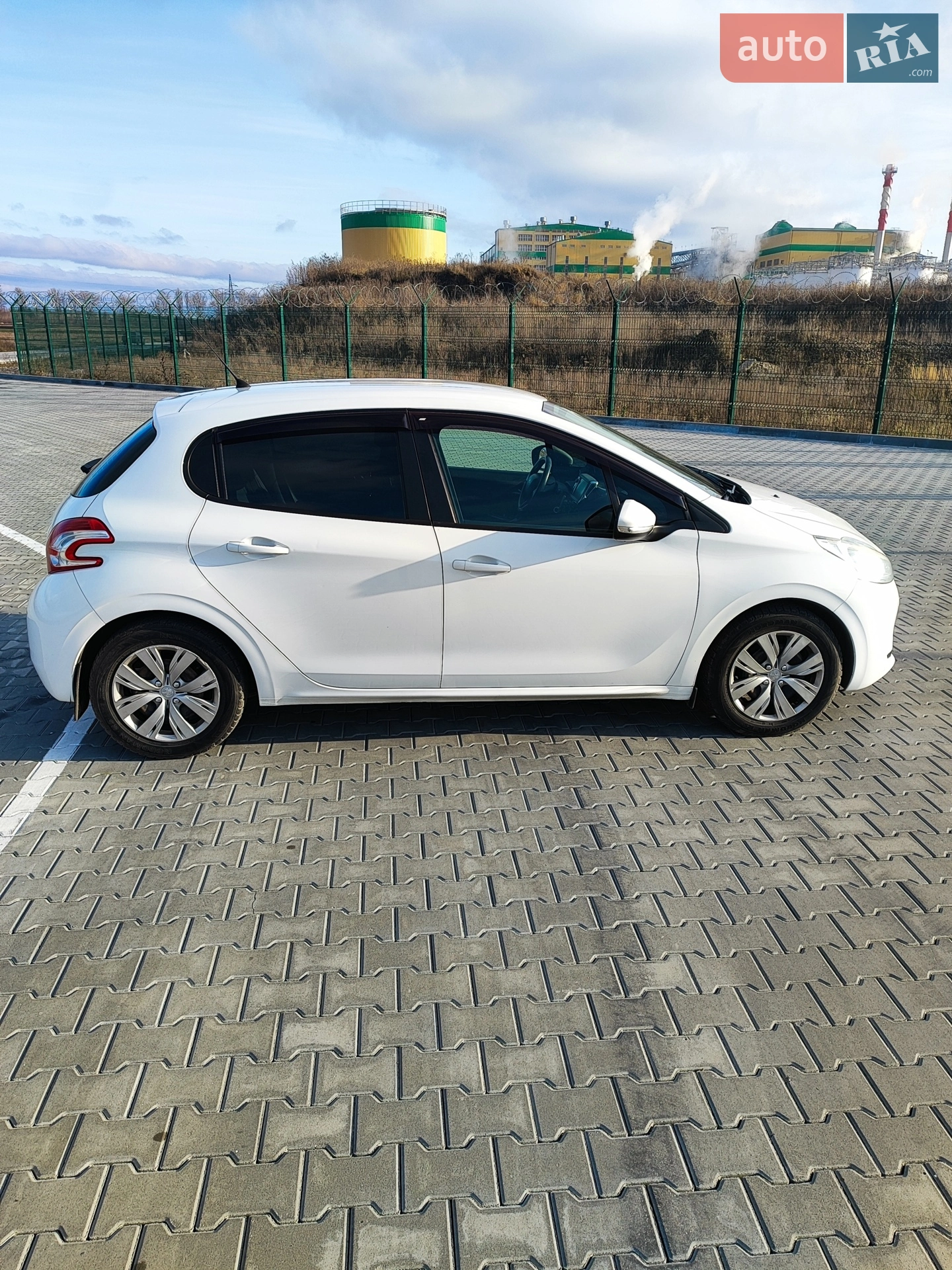 2013 Peugeot 208 - мініатюра 4